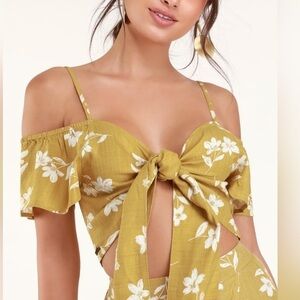 🌸BILLABONG FLORAL CROP TOP